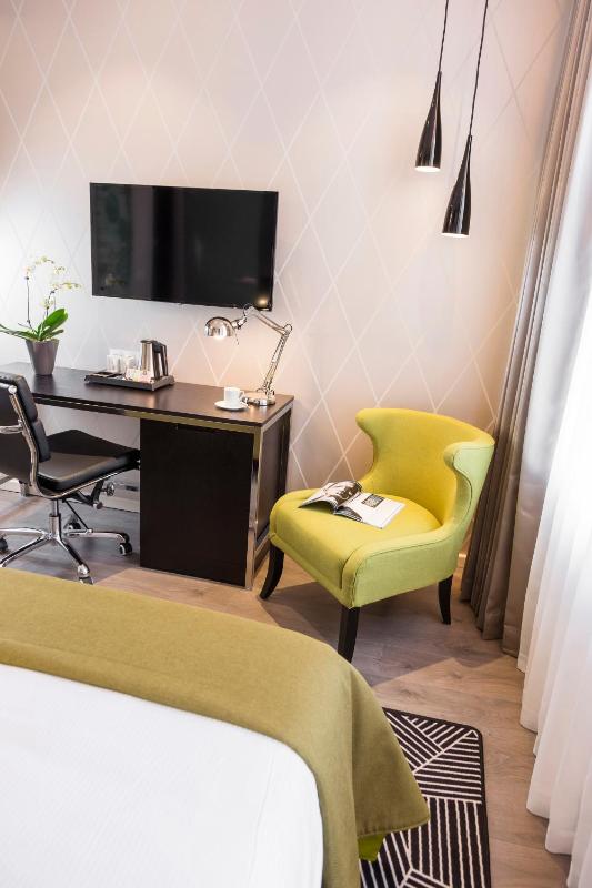 Standard Room image 4