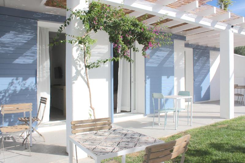 Double Room with Garden View image 4