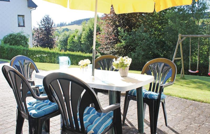 Four-Bedroom Holiday Home image 4