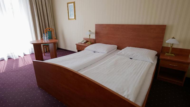 Double Room image 2