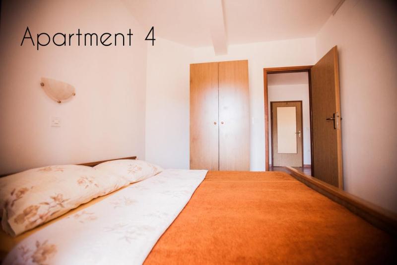 Apartment in Lopar with sea view loggia air conditioning W-LAN (186-4) - image 9