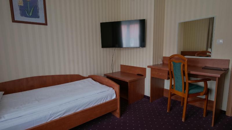 Single Room image 3