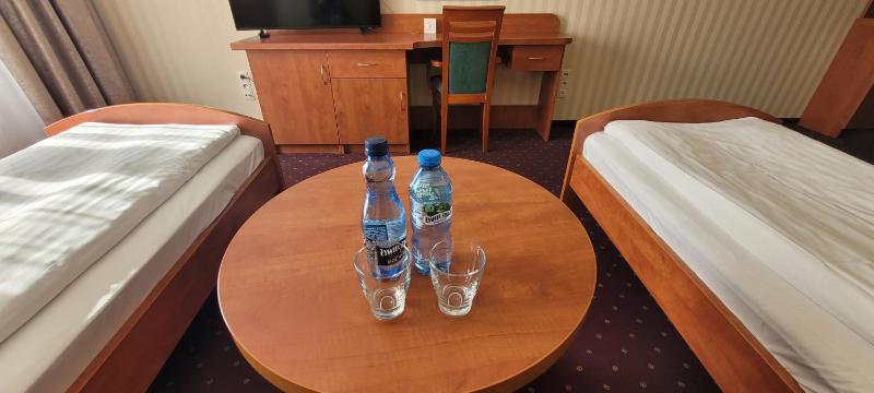 Twin Room image 1