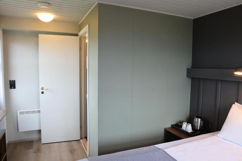 Economy Double or Twin Room image 3