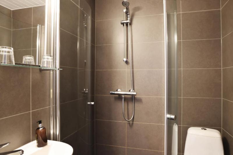 Economy Double or Twin Room image 2