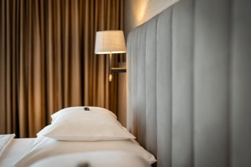 Junior Suite with City View image 4