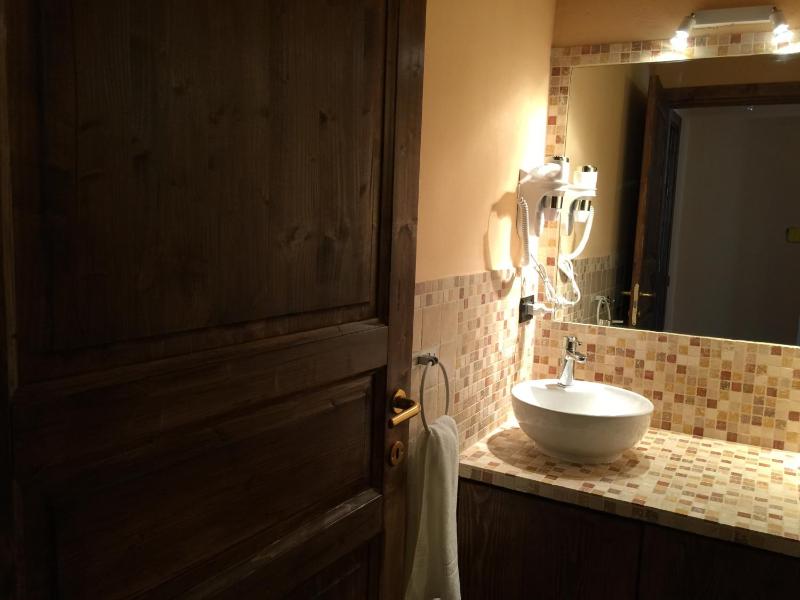 Comfort Triple Room with Shower image 4