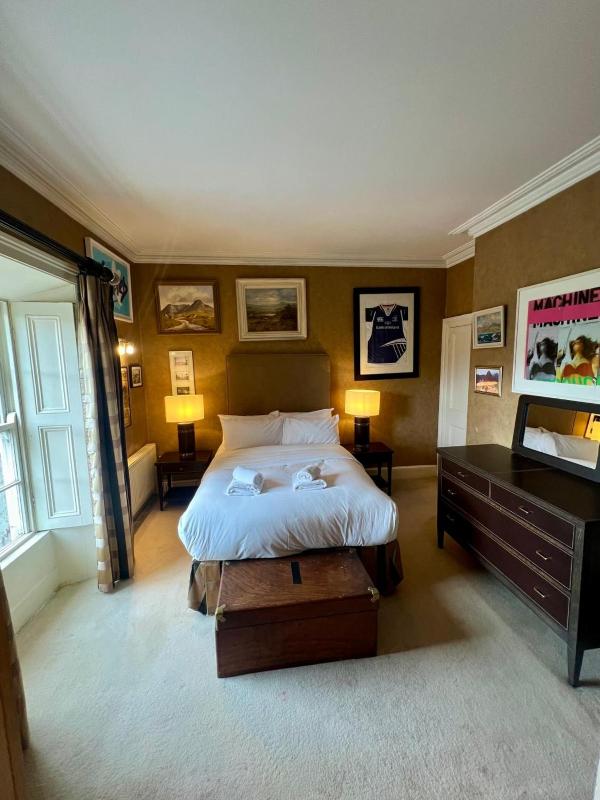 Burlington Townhouse - image 9