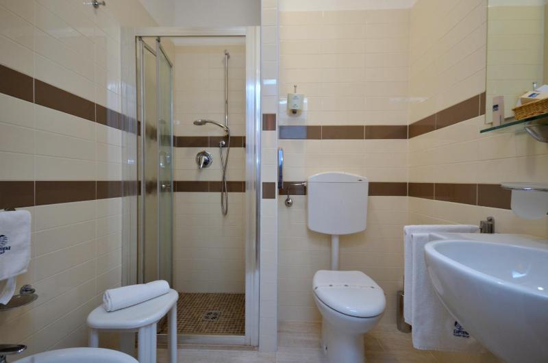 One-Bedroom Apartment image 3