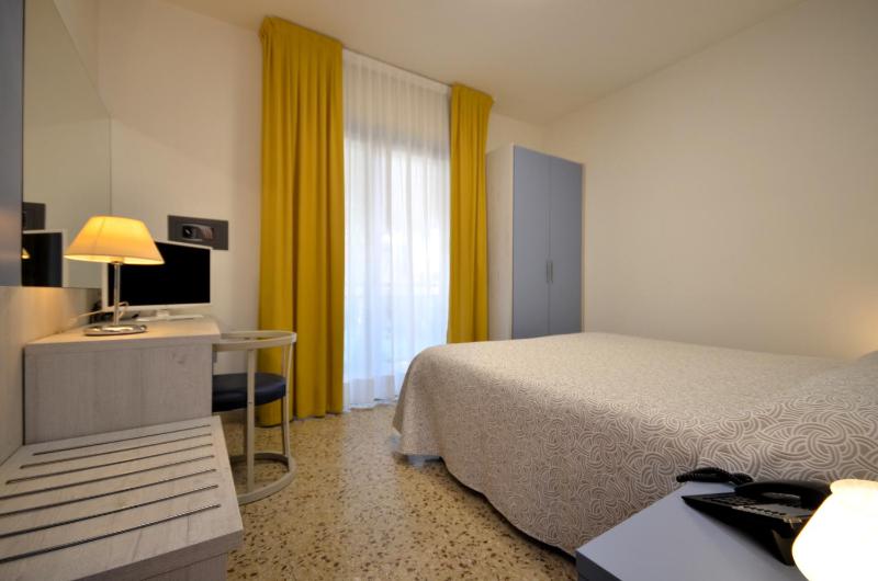 Single Room with Private Bathroom image 4