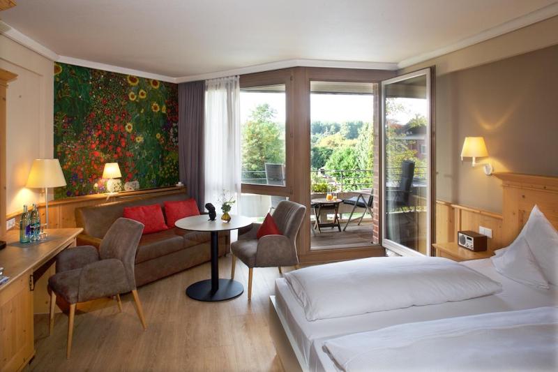 Large Double Room image 2