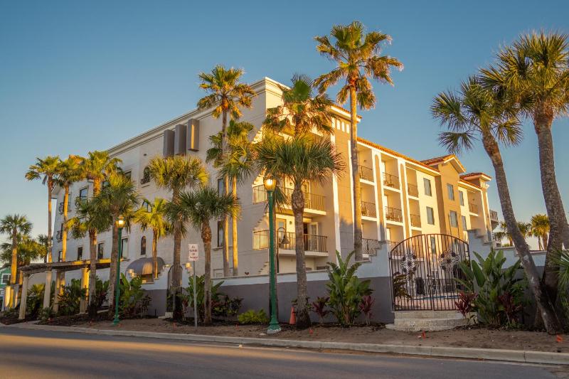 Castillo Real St. Augustine Beach Resort Tapestry by Hilton - image 18