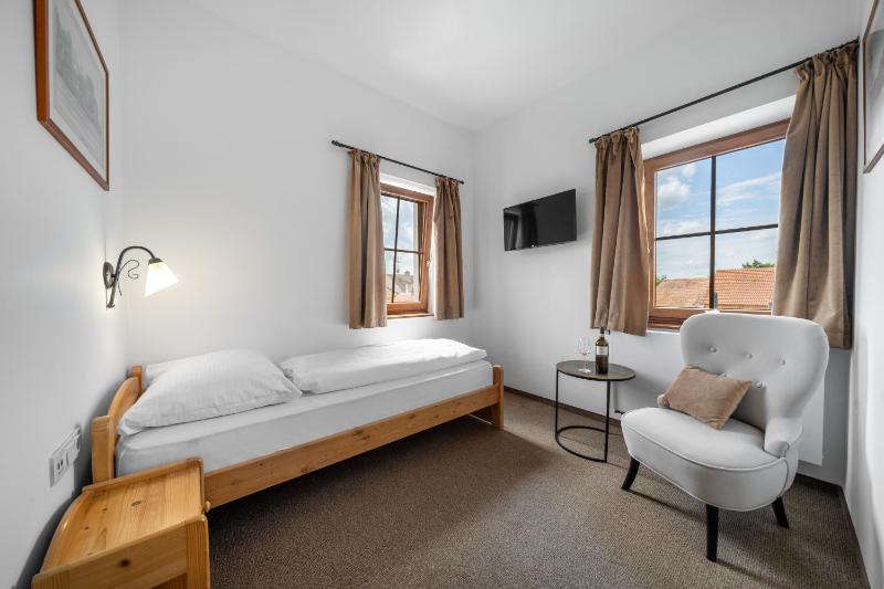 Single Room image 1