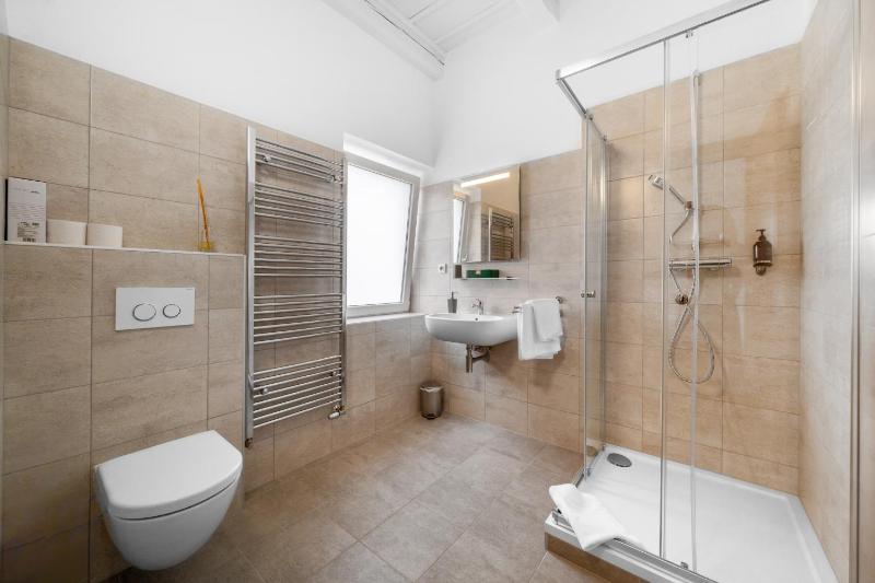 Single Room image 3