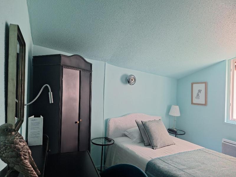 Economy Single Room with Inner Courtyard View image 3