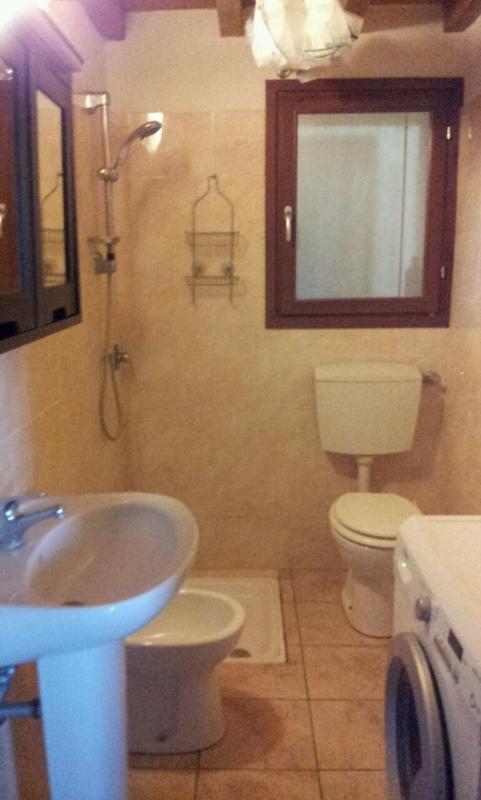 One-Bedroom Apartment image 3