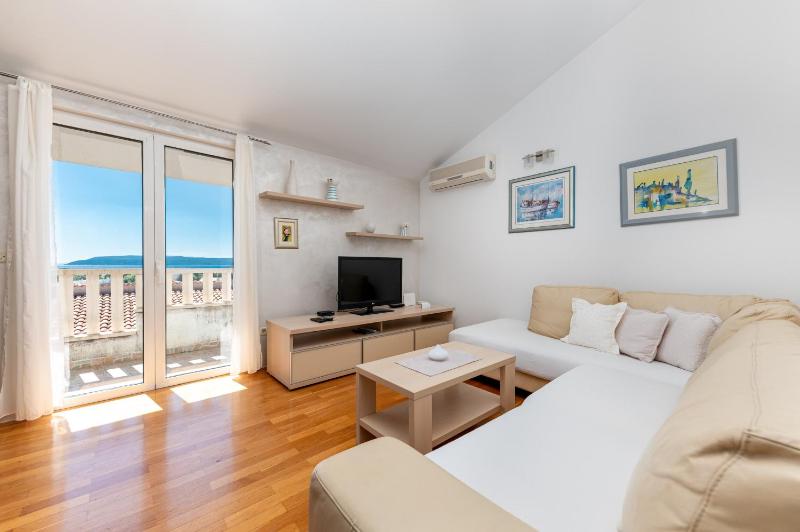 Two-Bedroom Apartment with Terrace and Sea View image 3