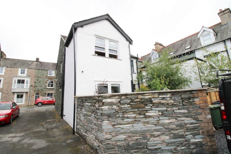 Anley Cottage with garden and private parking in Keswick - image 4