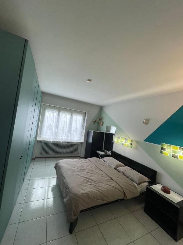 Three-Bedroom Premium Apartment with Balcony image 2