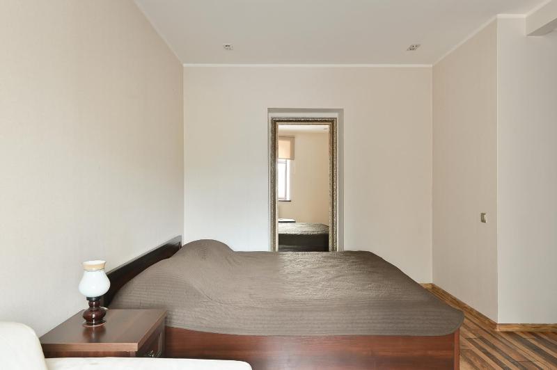 Modern Studio-apartment in the centre - image 11