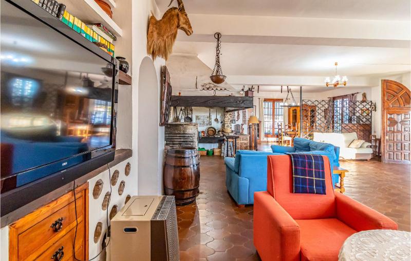 Awesome Home In Mijas - image 19