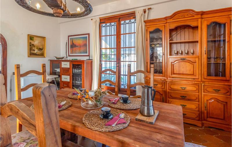 Awesome Home In Mijas - image 10