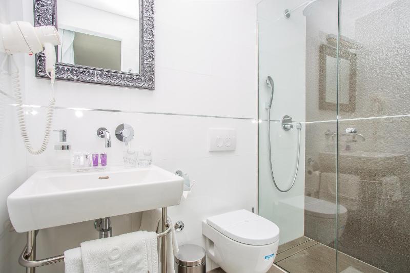 Jona Rooms Podstrana - image 5