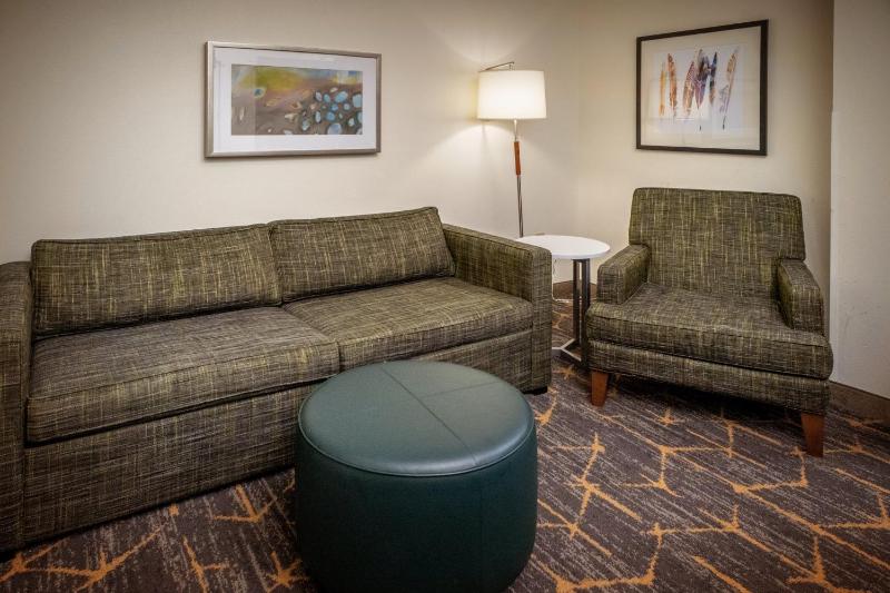 One-Bedroom Suite with Two Queen and One Sofa Bed image 2