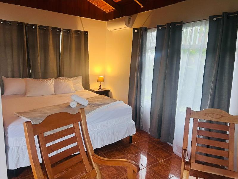 Chateau Arenal Hotel & Restaurante - image 3
