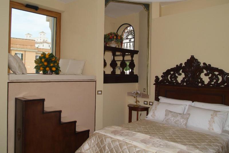 Junior Suite with View image 3