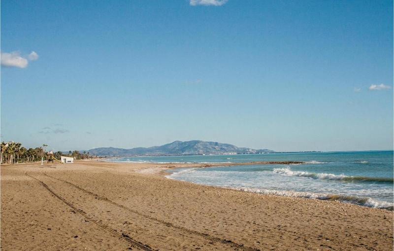 Nice Apartment In Oropesa Del Mar - image 8