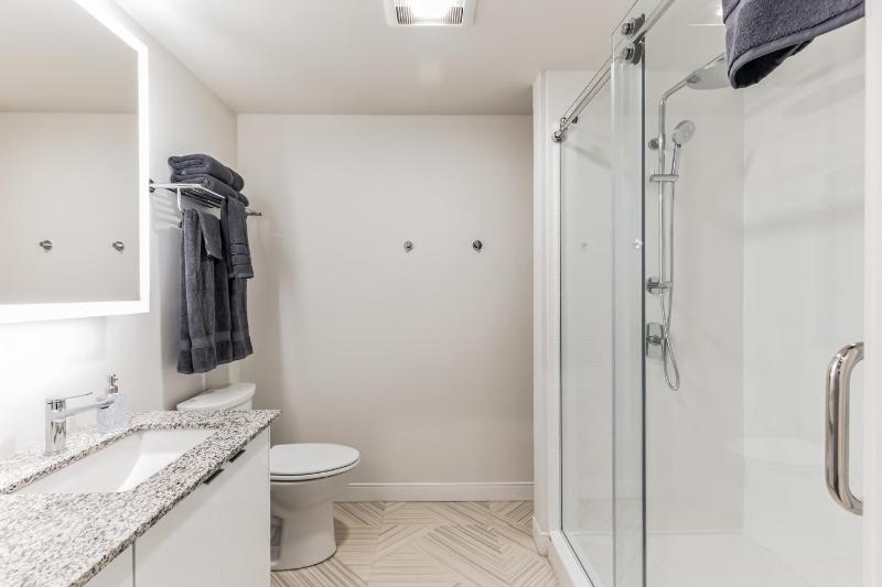 DT Delight Downtown Living One-bedroom Endless Access - image 3