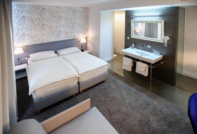 Jona Rooms Podstrana - image 23