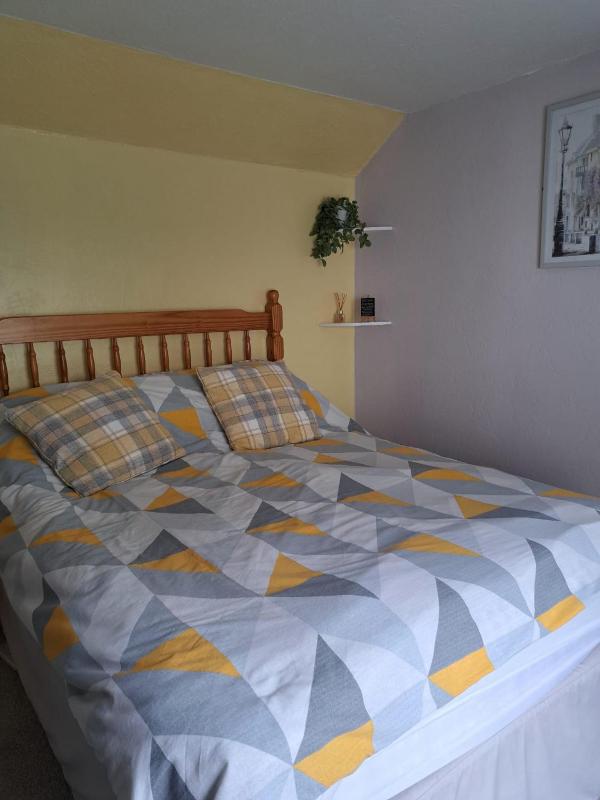 Small Double Room image 1