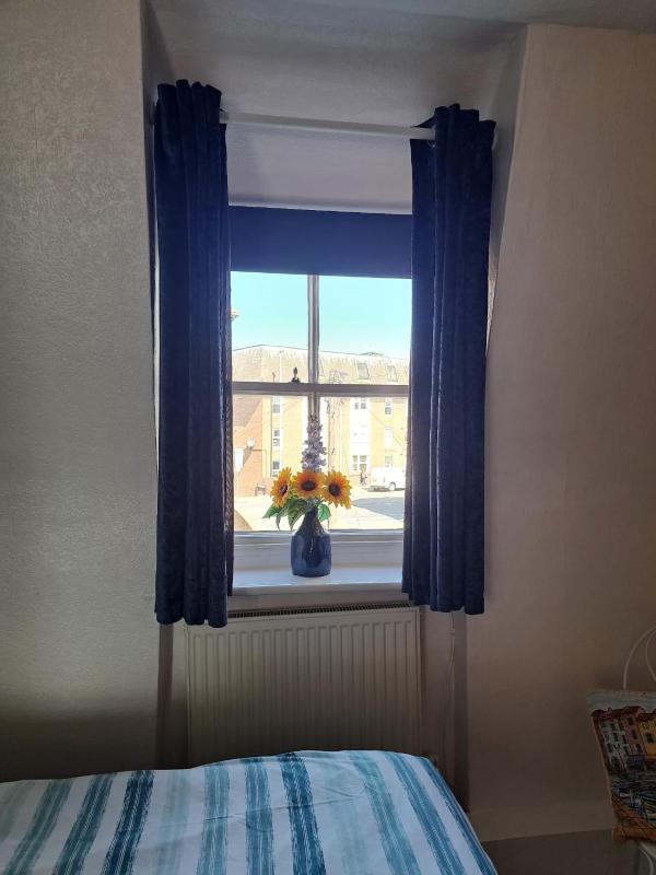 Standard Double Room image 4