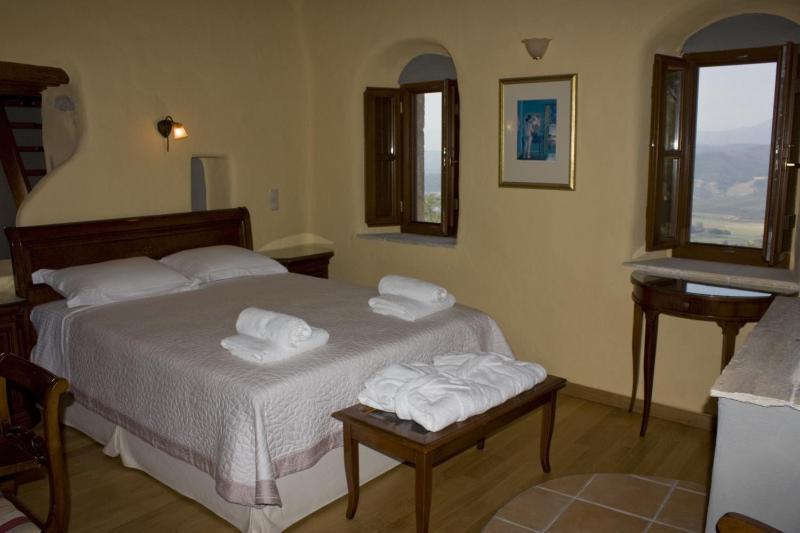 Executive Suite image 4