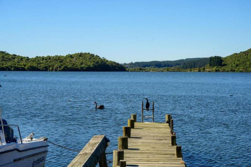 Rotoiti Bay Bliss - image 24