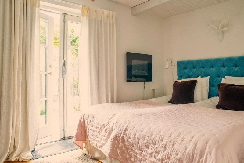 Small Double Room image 4