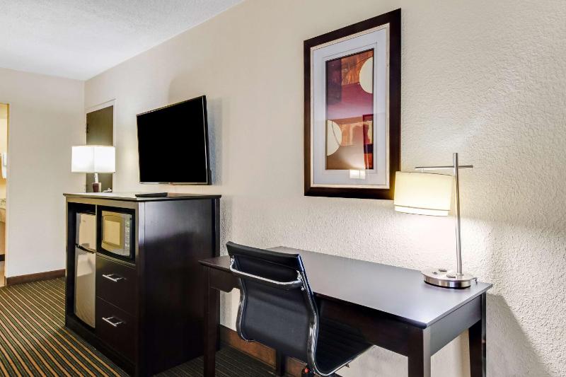 King Room - Non-Smoking image 2