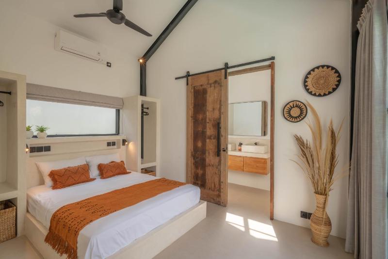 Casa Kami - Modern Serenity 2 BR Haven in Pererenan - image 4