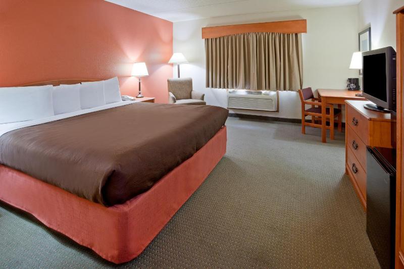 King Room - Non-Smoking image 3