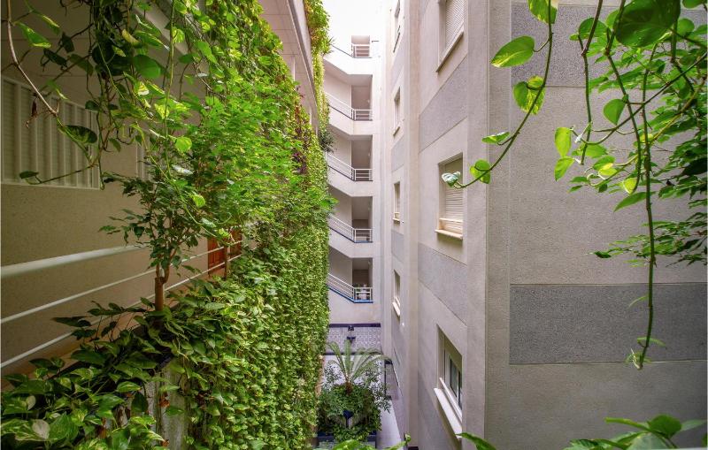 2 Bedroom Lovely Apartment In Torrevieja - image 6