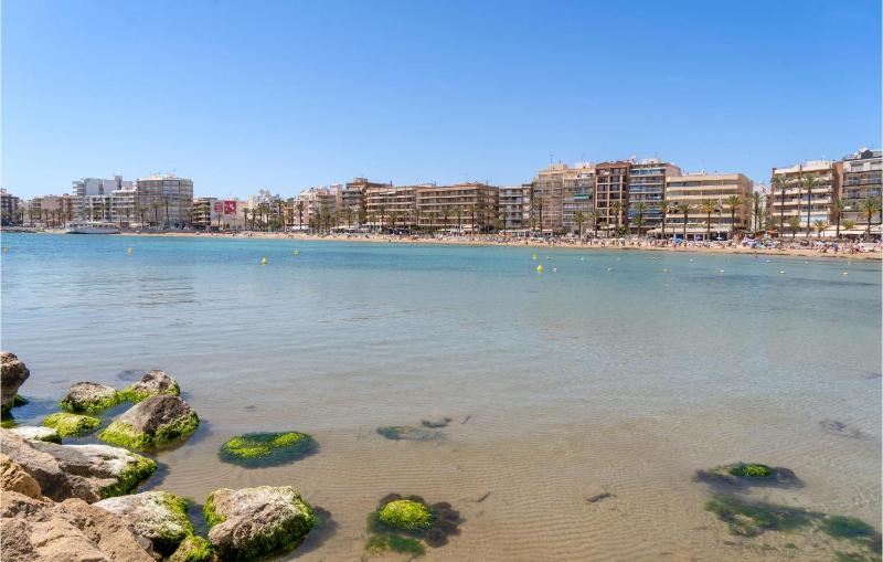 2 Bedroom Lovely Apartment In Torrevieja - image 12