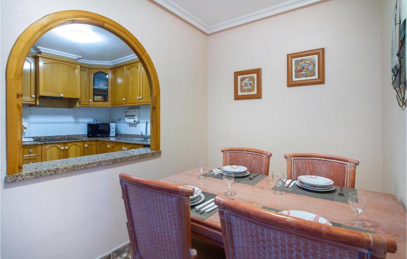 2 Bedroom Lovely Apartment In Torrevieja - image 13