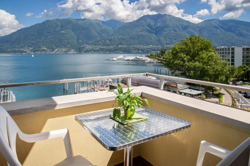 Superior Double Room with Lake View image 4