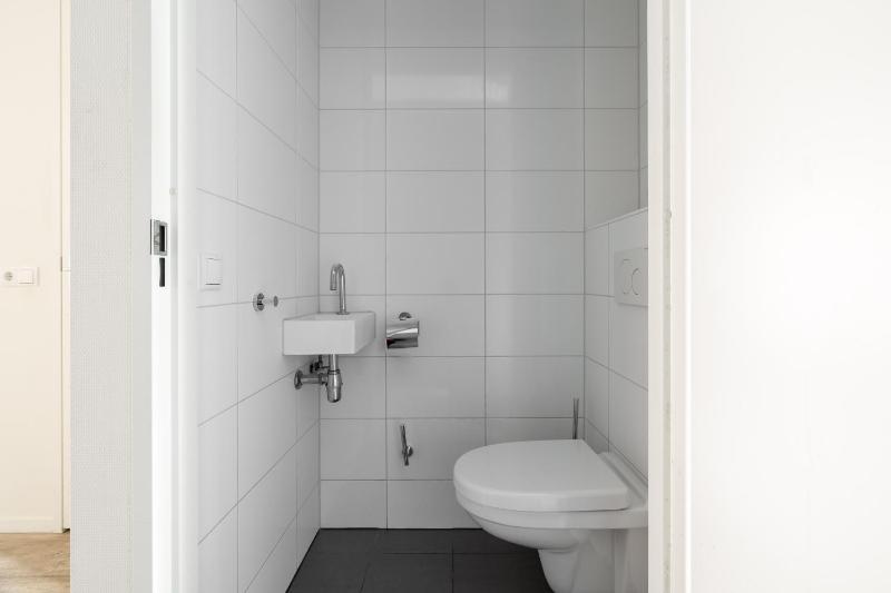 Large 2 Bedroom Apartment image 2