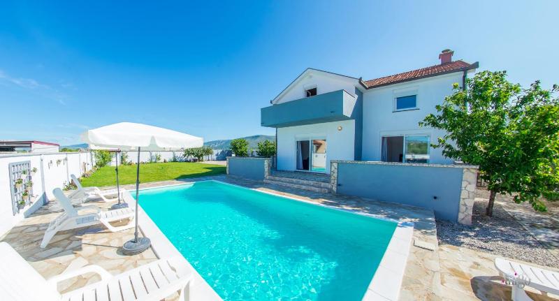 Villa Pearl- with private pool Images