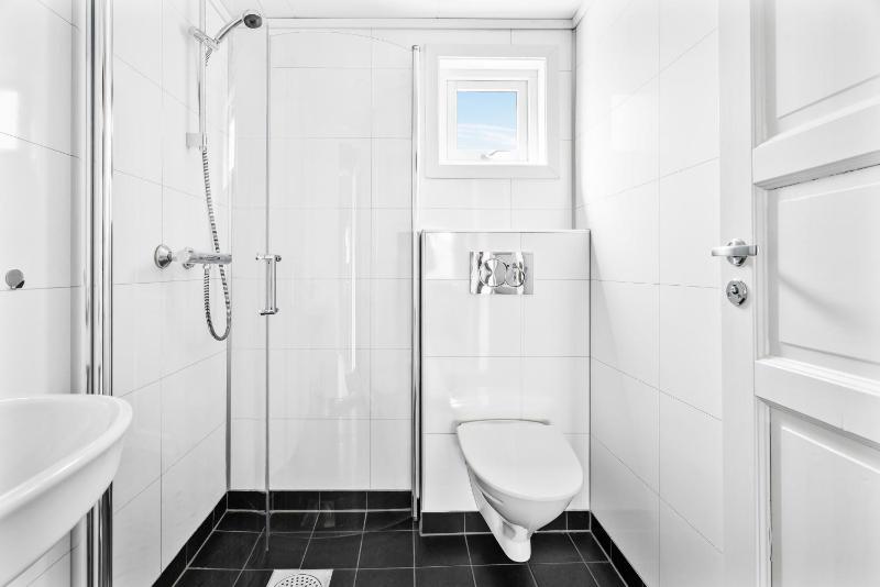 Cottage with Garden View image 4