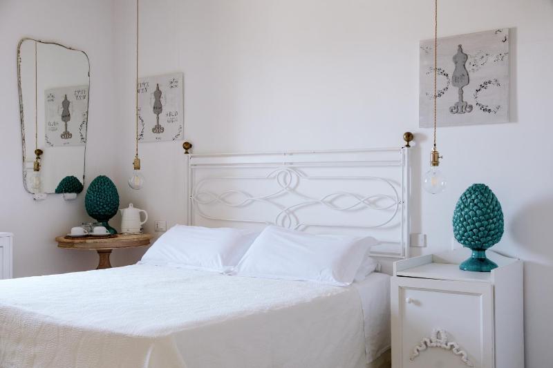 Classic Double Room image 1