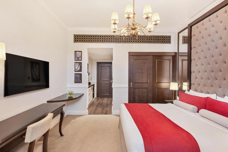 Grand Studio, Private Beach, Infinity Pool, Lazy River & Kids Club Access image 4